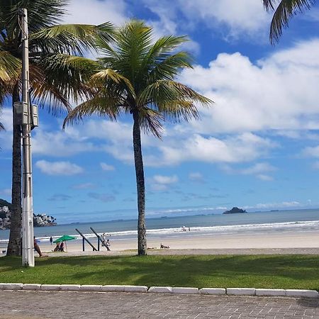 Apartamento a uma quadra da praia Guarujá Exterior foto