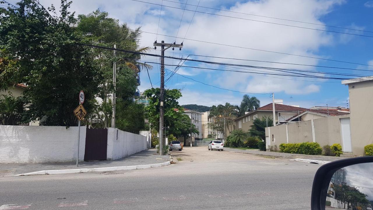 Apartamento a uma quadra da praia Guarujá Exterior foto